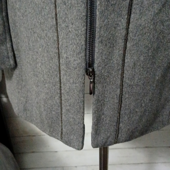 White House Black Market Smoked Pearl Ball Chain-Trim Cape Womens Small - Picture 6 of 11